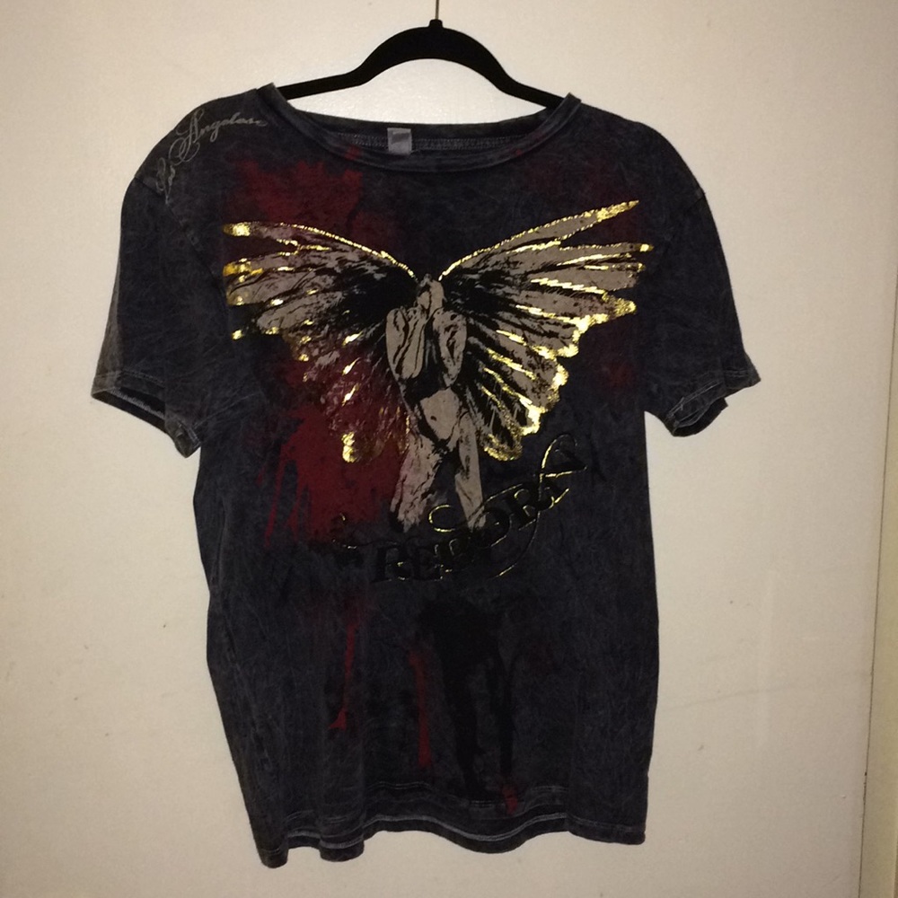 Nice graphic t shirt.